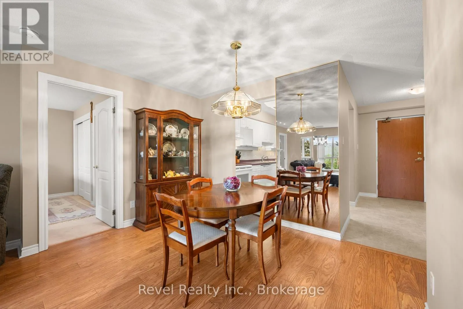 302 - 3 HERITAGE WAY #302