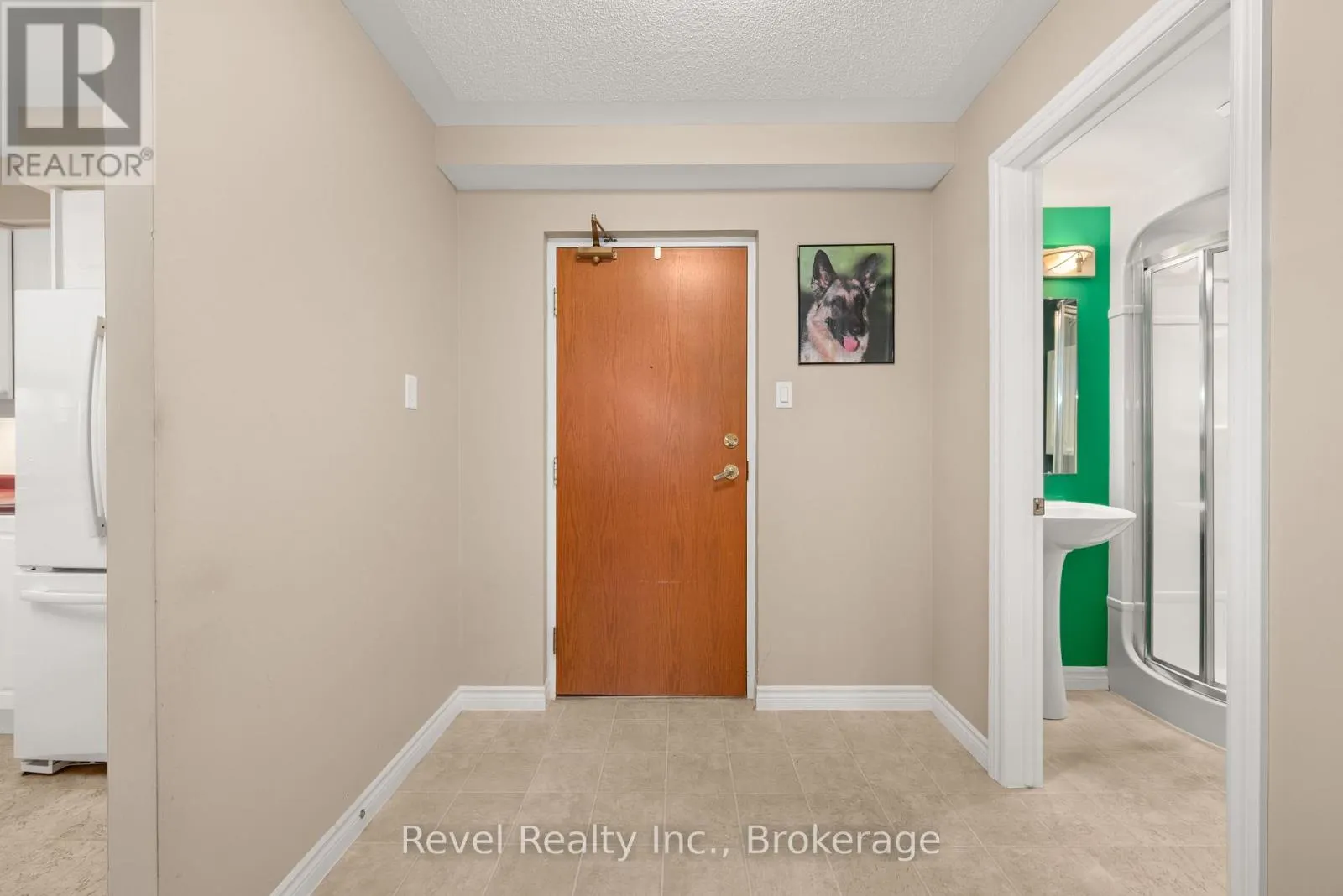 302 - 3 HERITAGE WAY #302