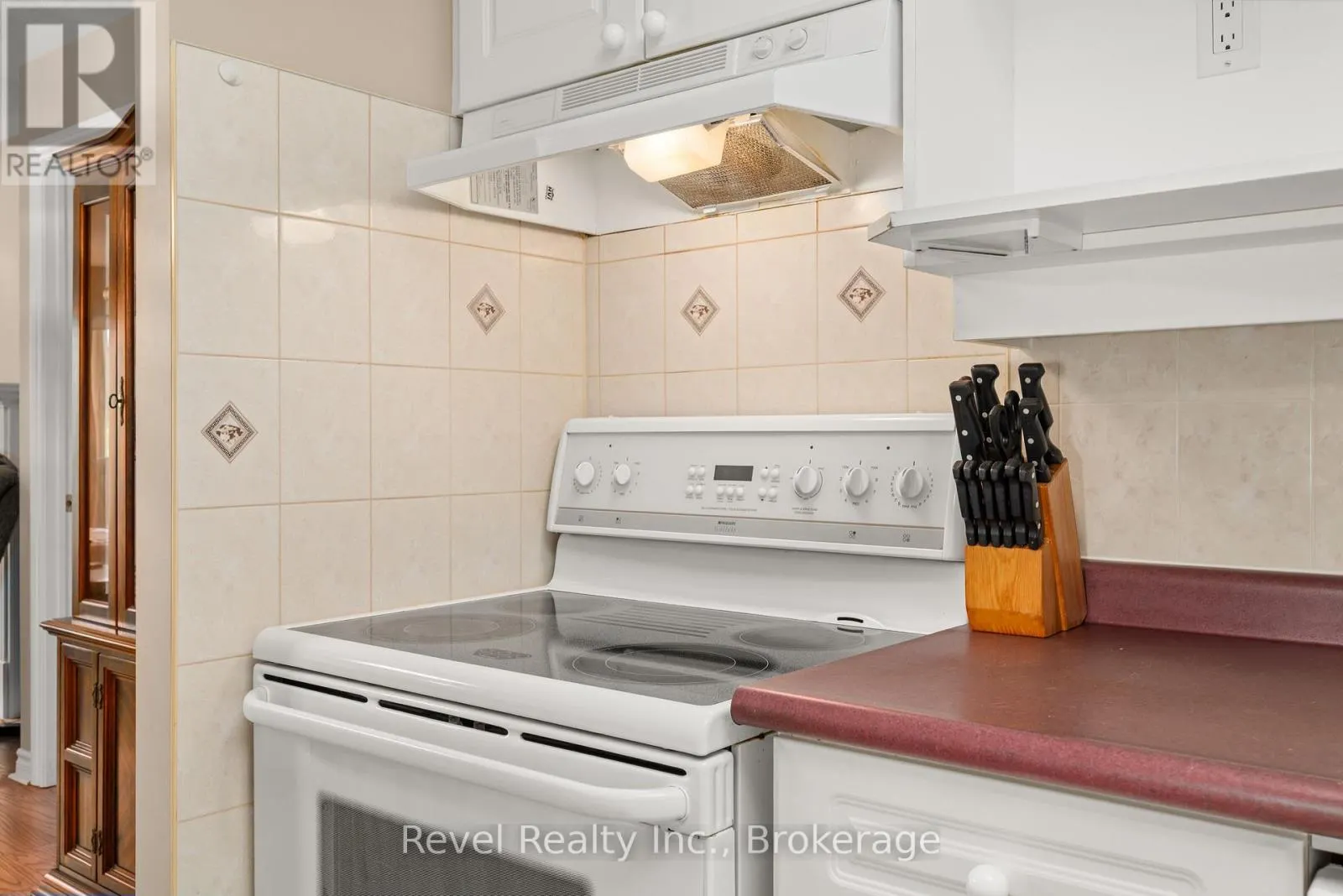 302 - 3 HERITAGE WAY #302