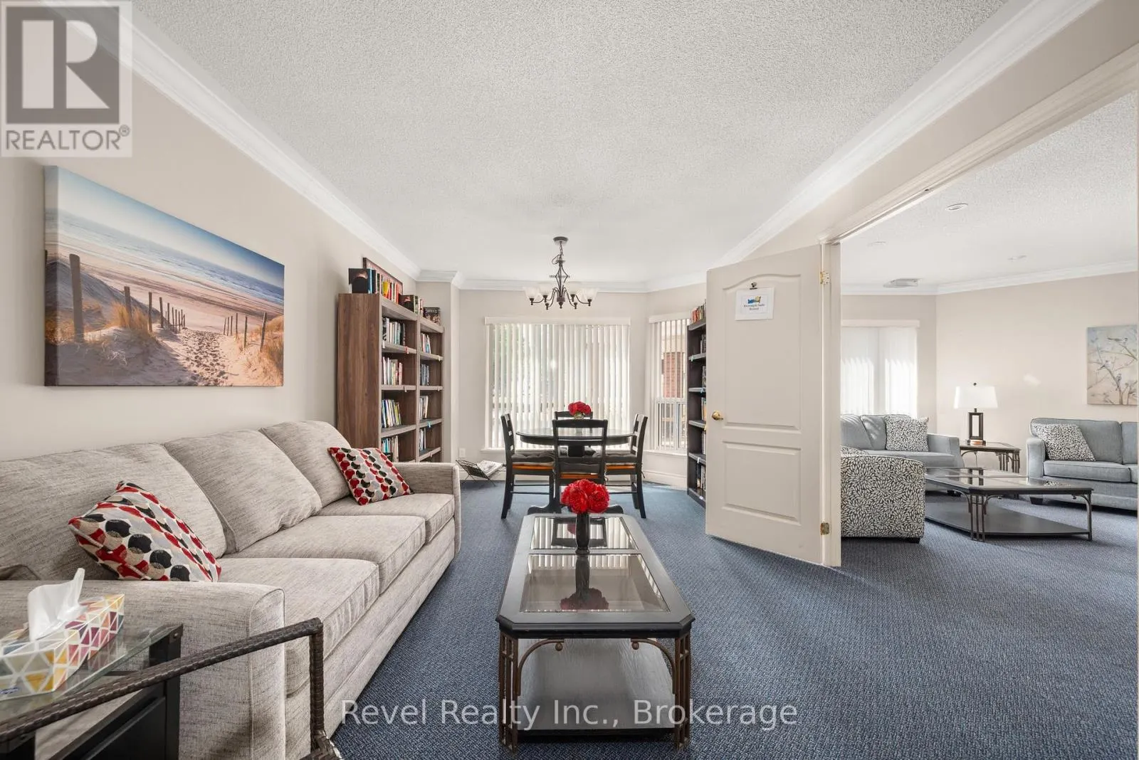 302 - 3 HERITAGE WAY #302