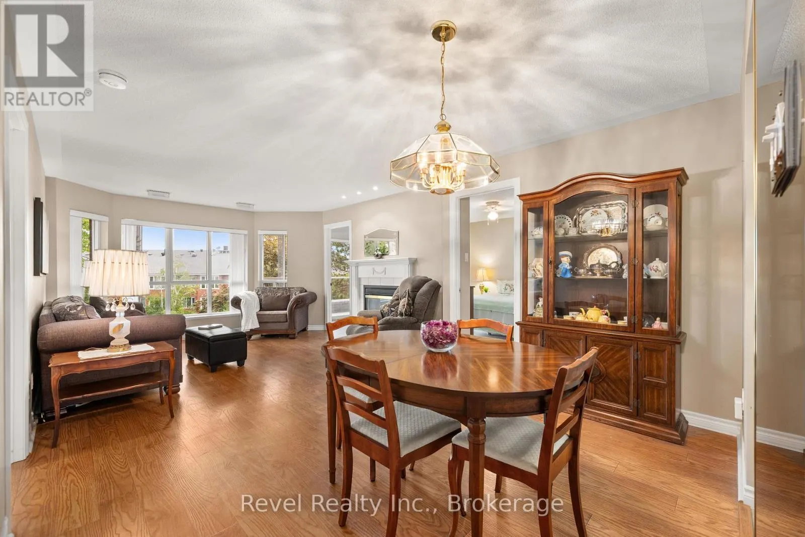 302 - 3 HERITAGE WAY #302