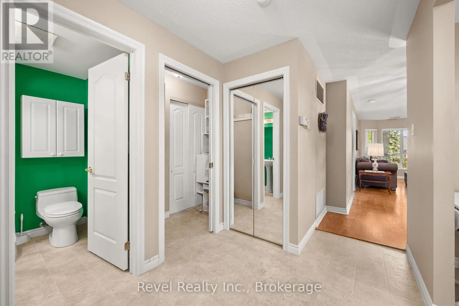 302 - 3 HERITAGE WAY #302