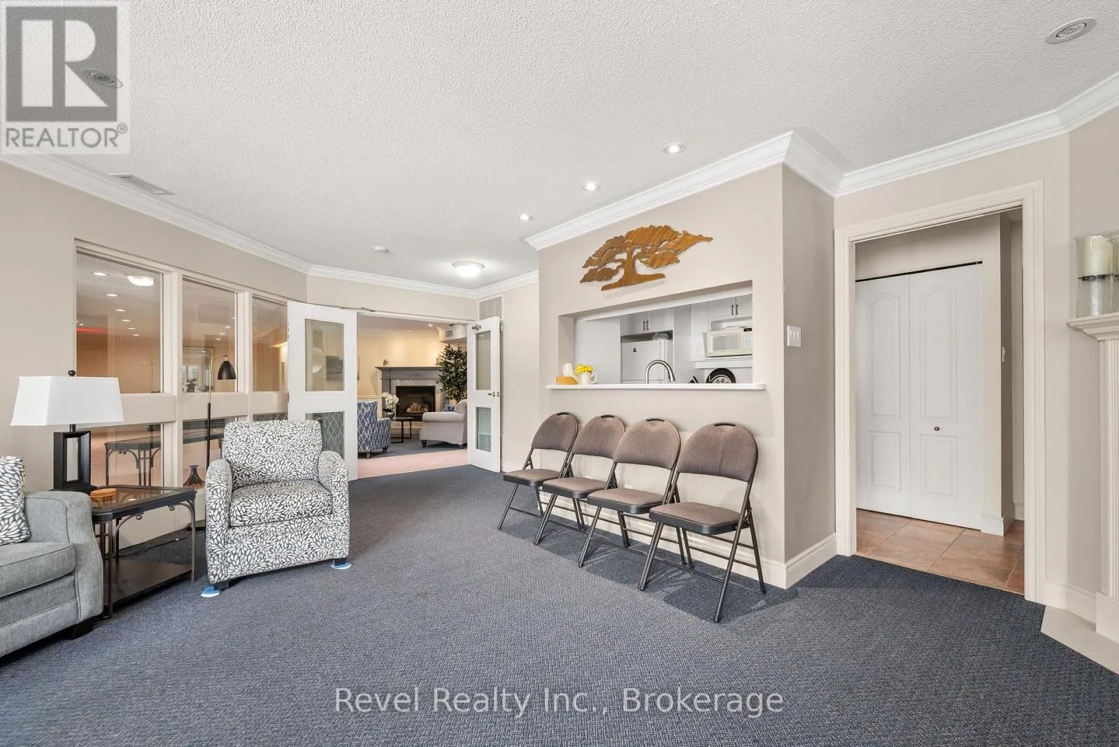 302 - 3 HERITAGE WAY #302