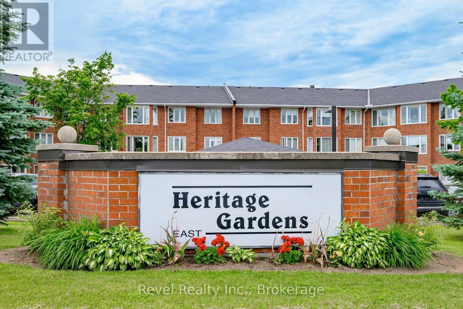 302 - 3 HERITAGE WAY #302