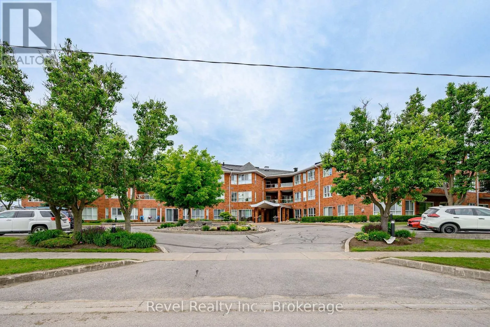 302 - 3 HERITAGE WAY #302
