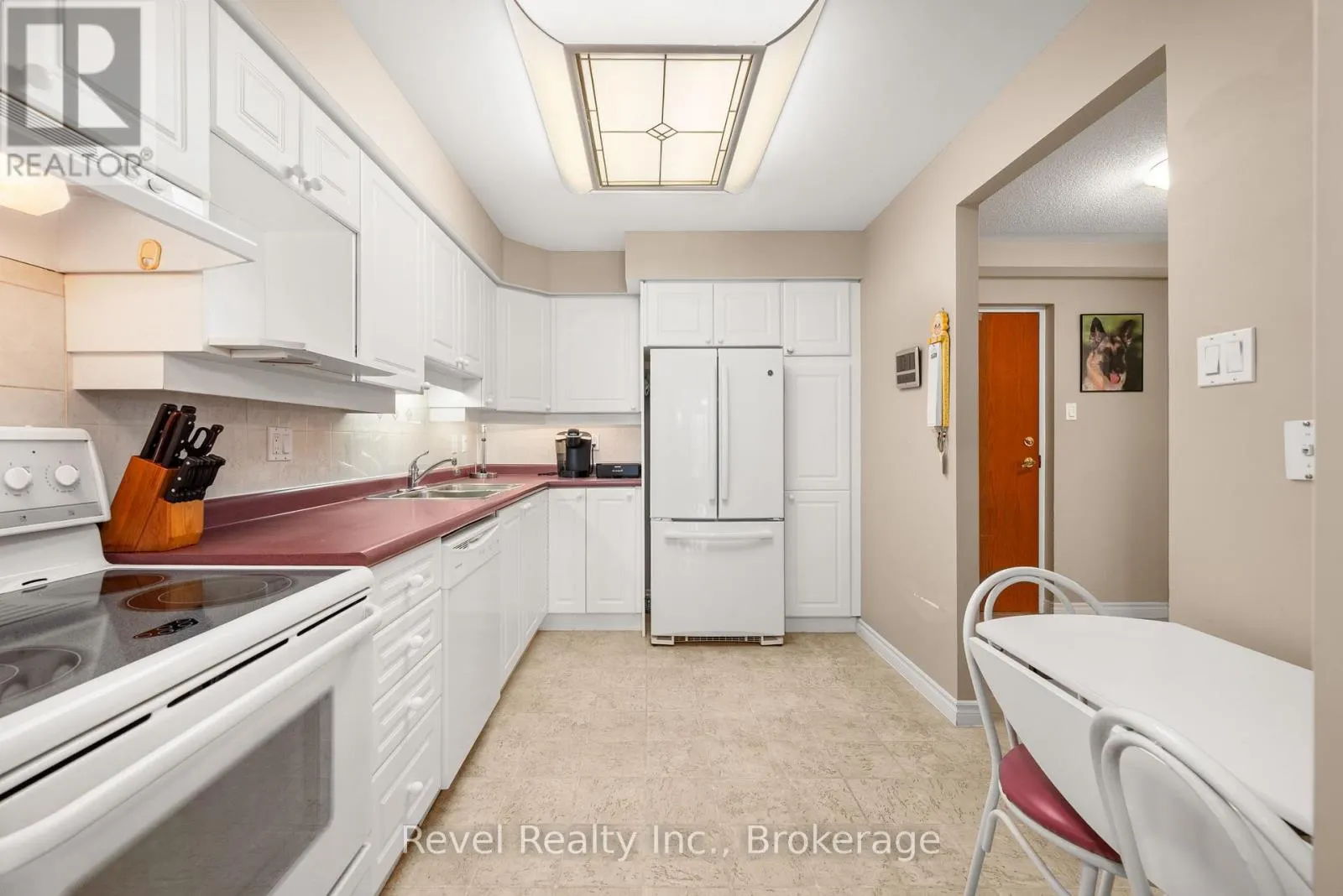 302 - 3 HERITAGE WAY #302