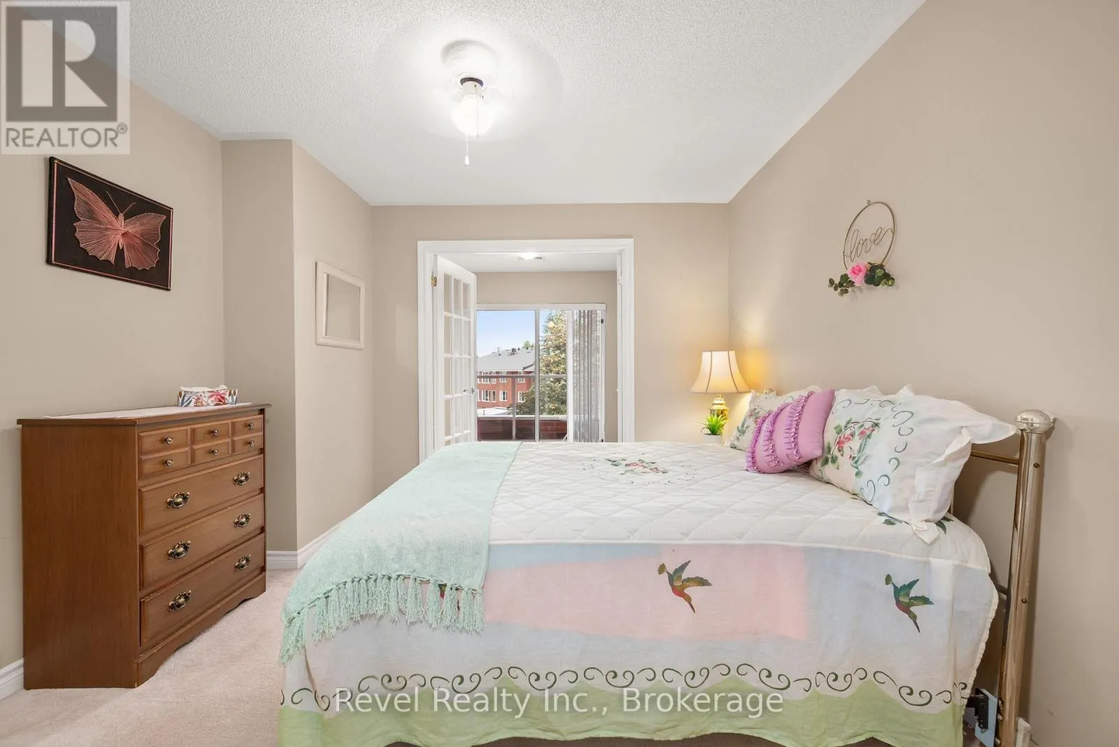 302 - 3 HERITAGE WAY #302