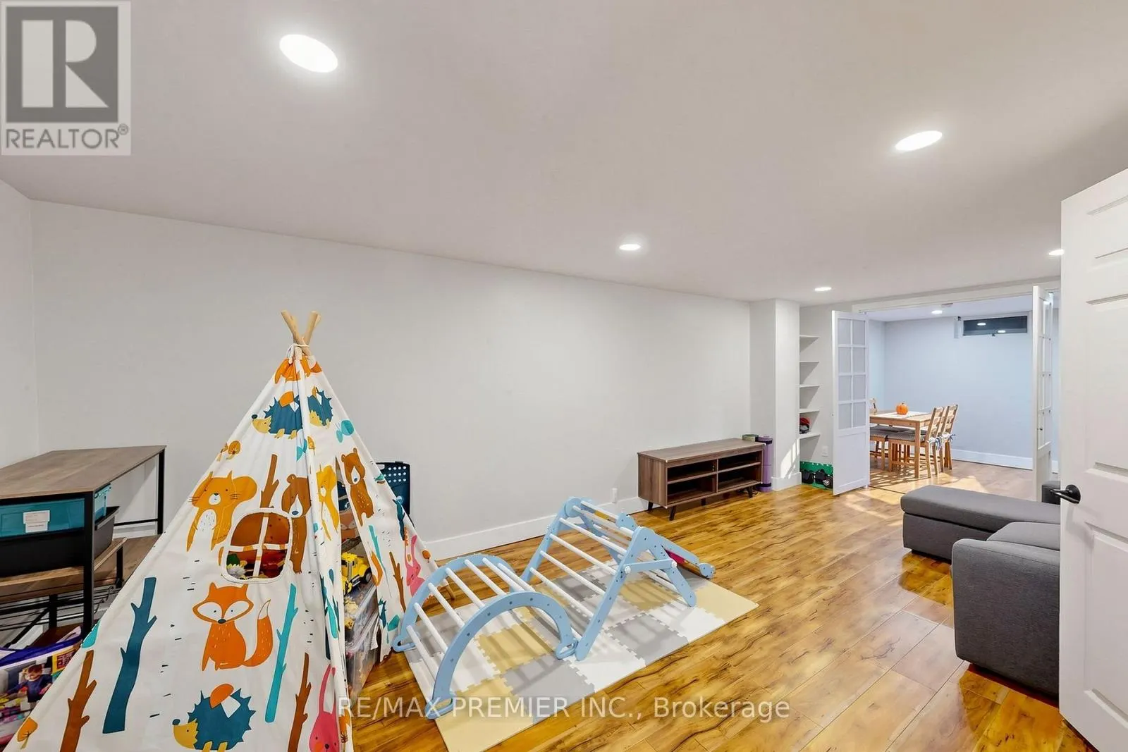 151 MOXLEY COURT