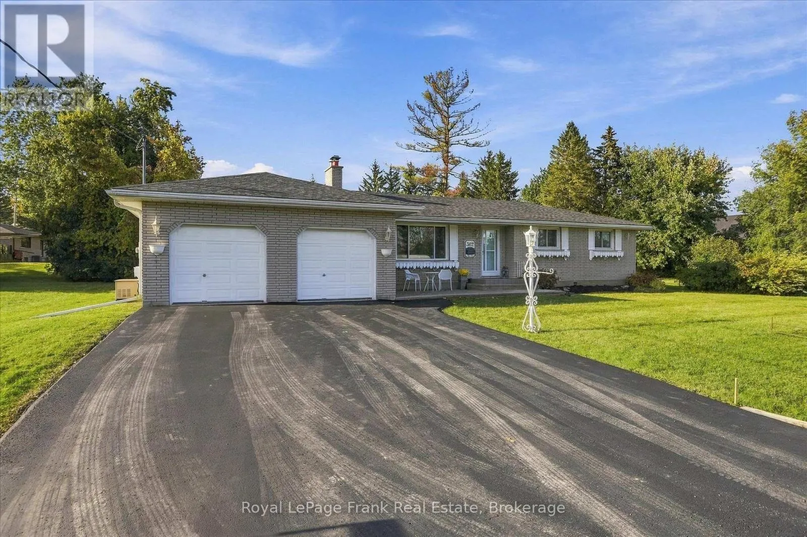362 SIMONS AVENUE
