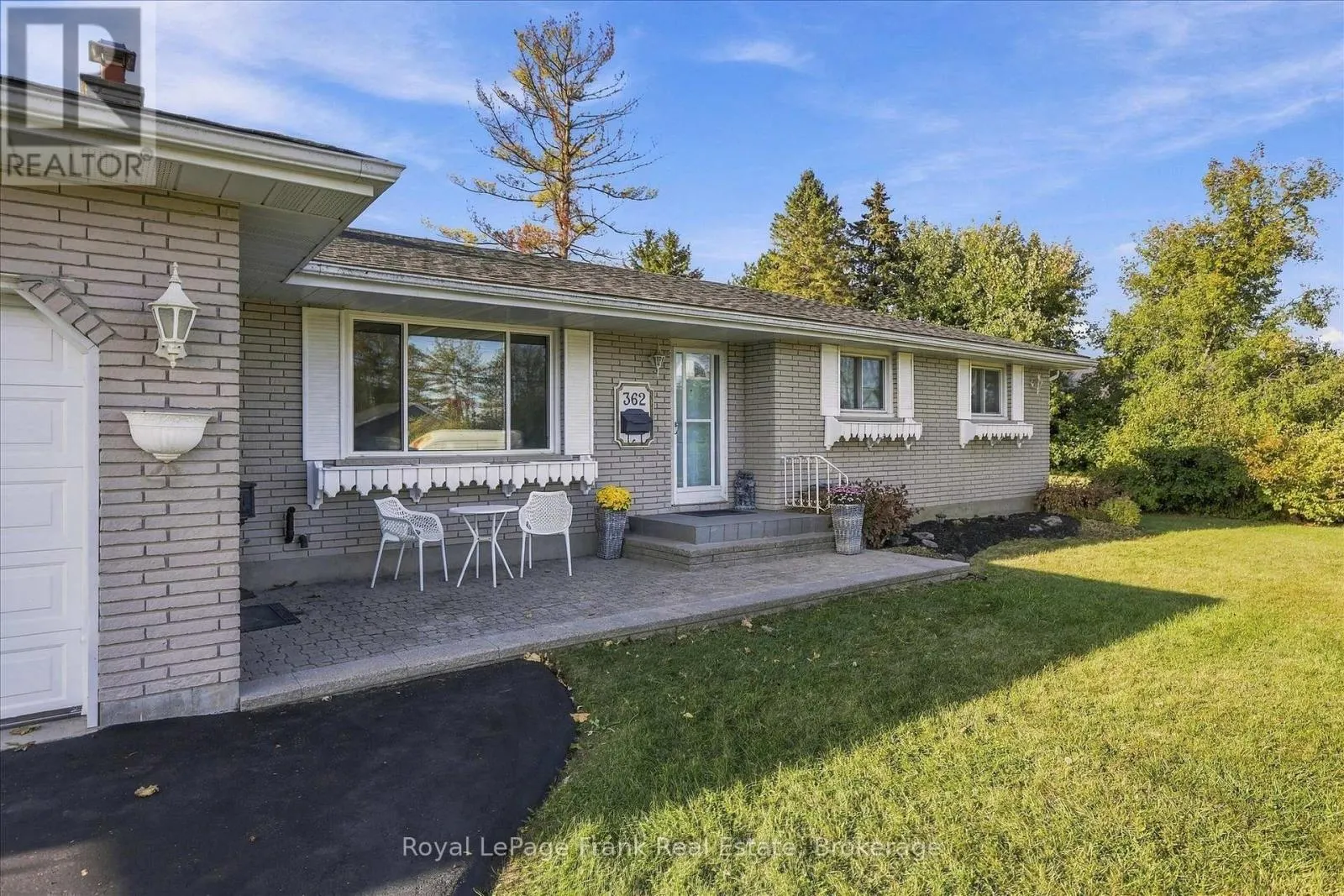 362 SIMONS AVENUE