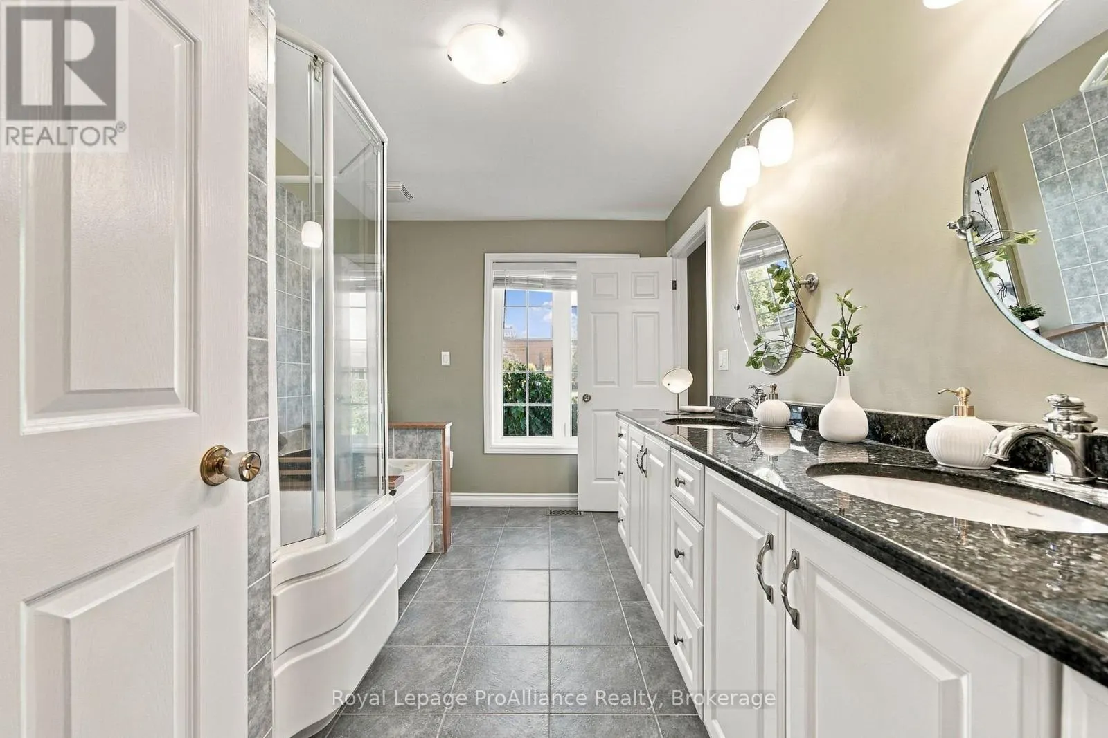 176 ASHLEY STREET