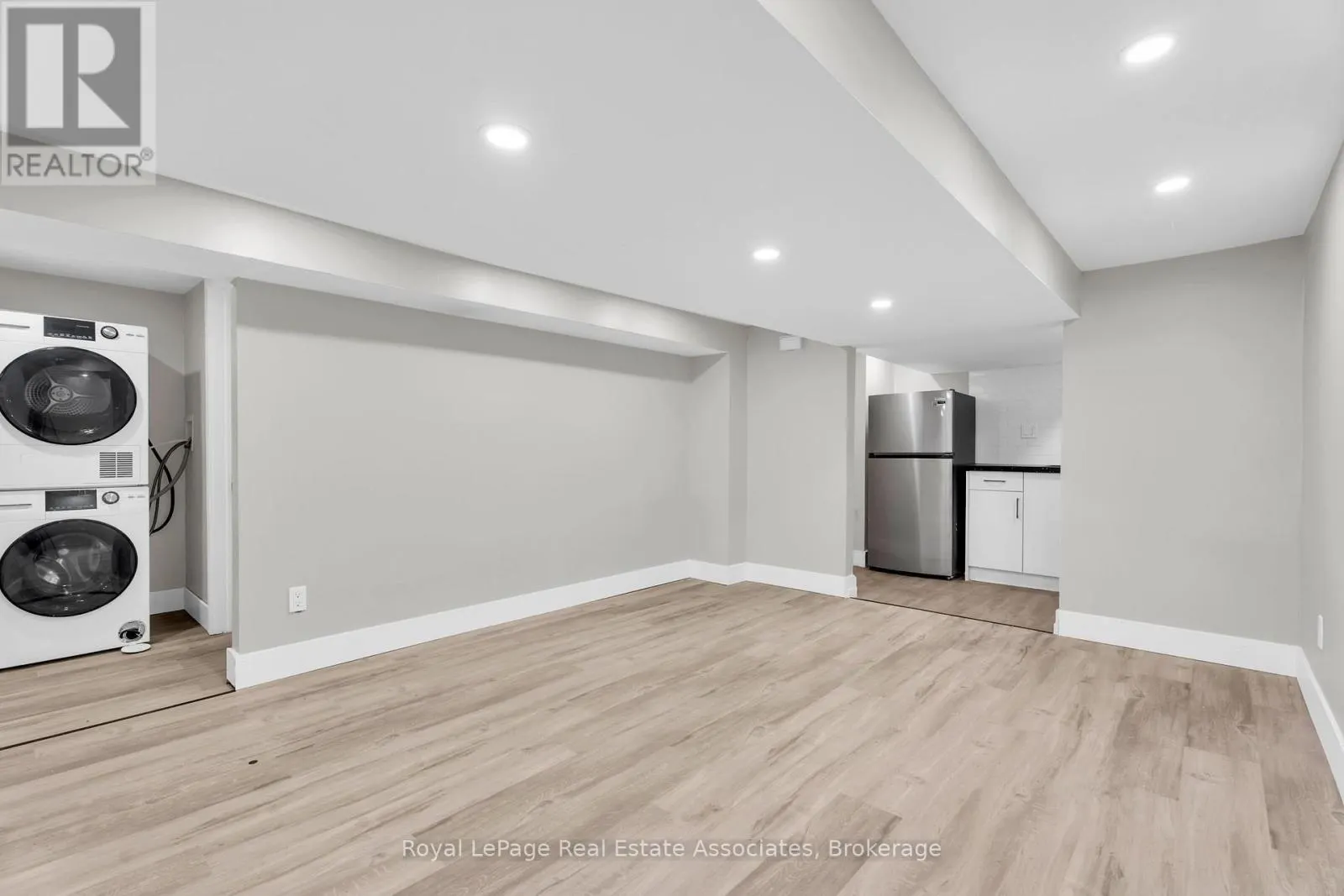 526 KING STREET E