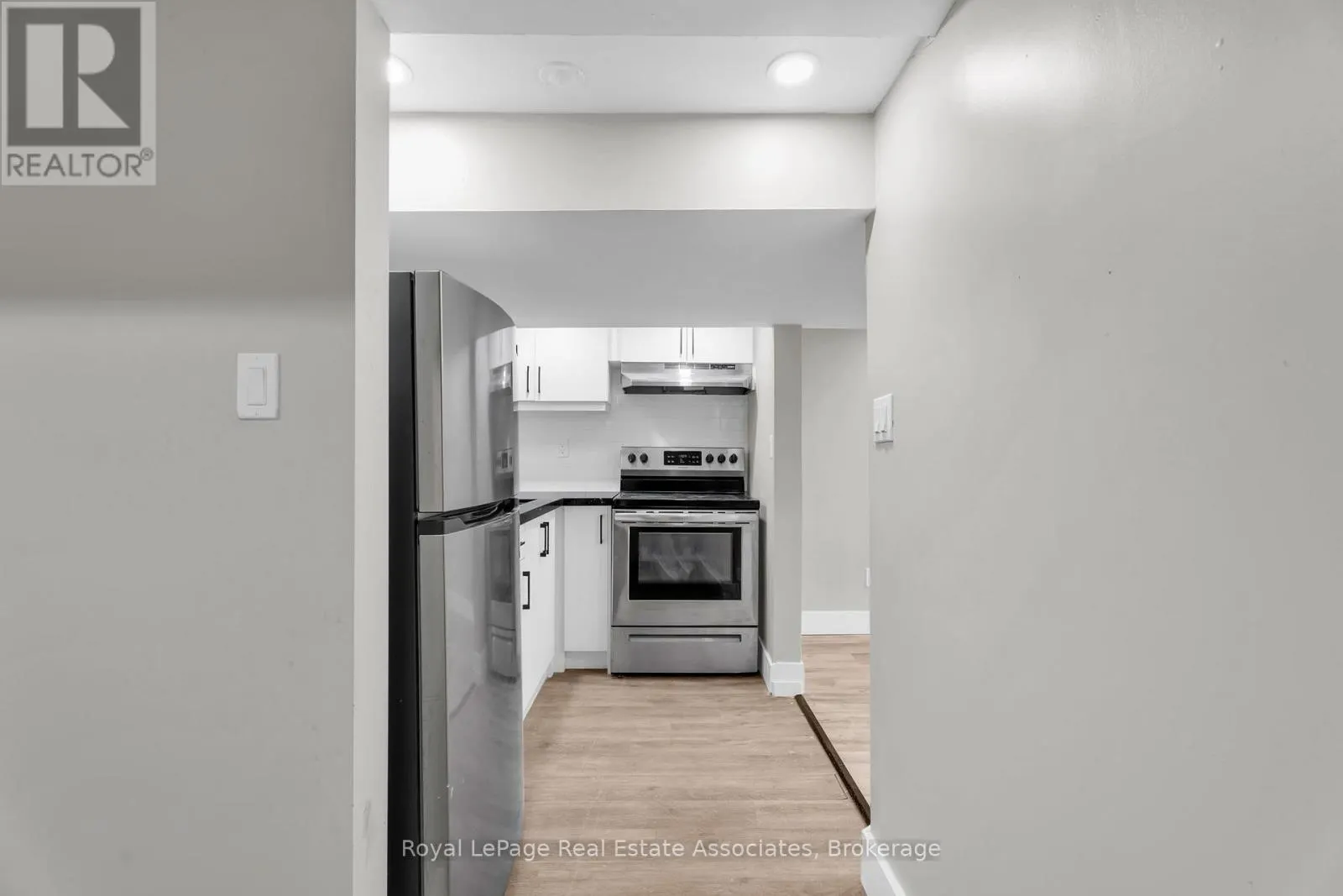 526 KING STREET E