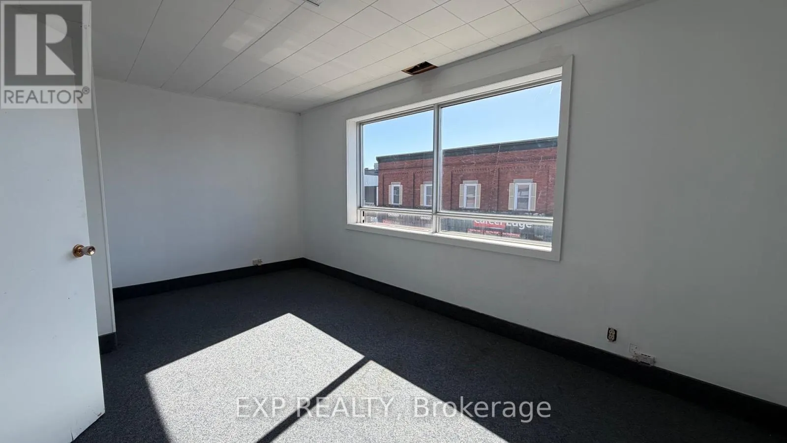 UNIT 1 - 74 DUNDAS STREET W #Unit 1