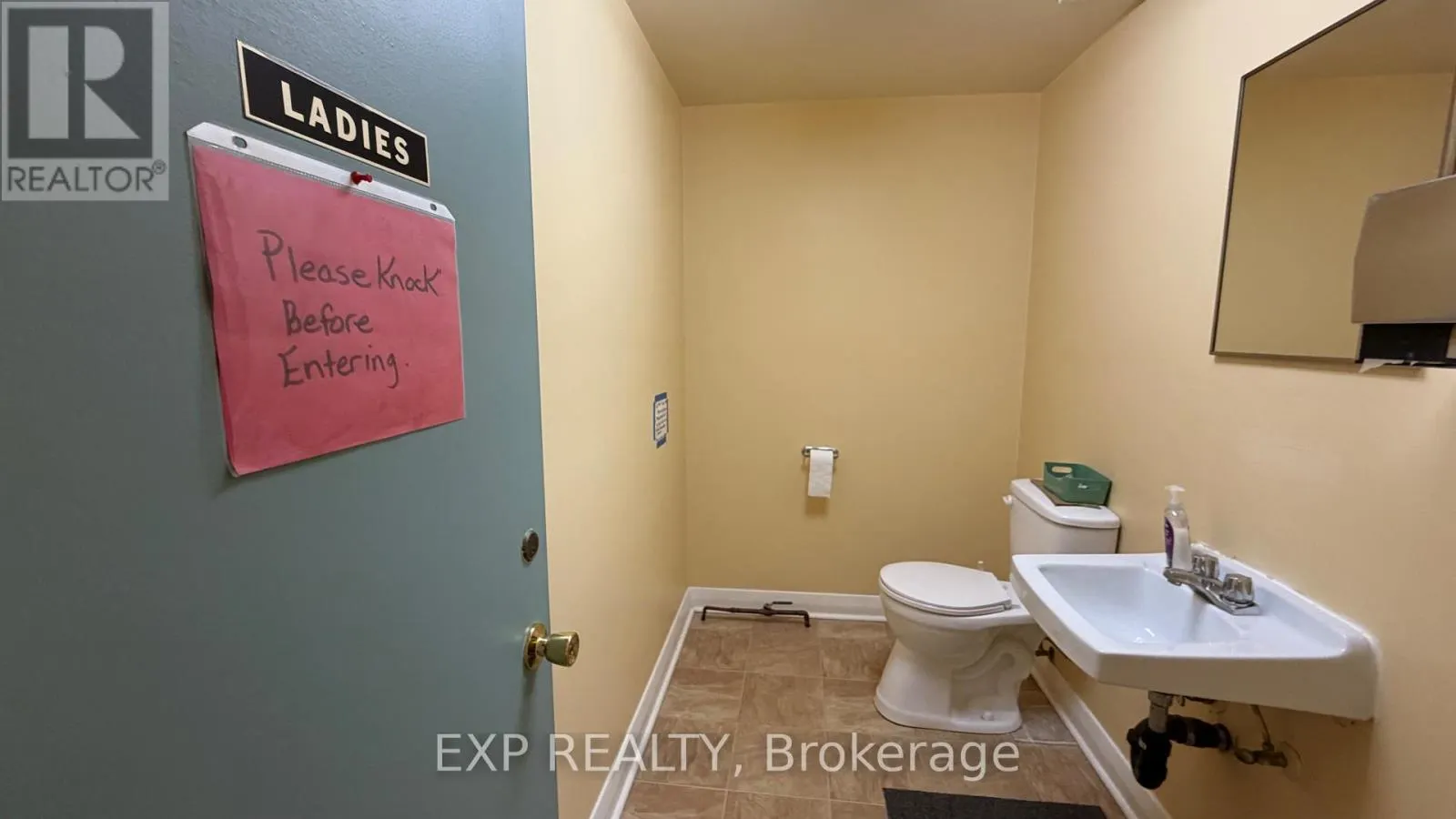 UNIT 2 - 74 DUNDAS STREET W #Unit 2