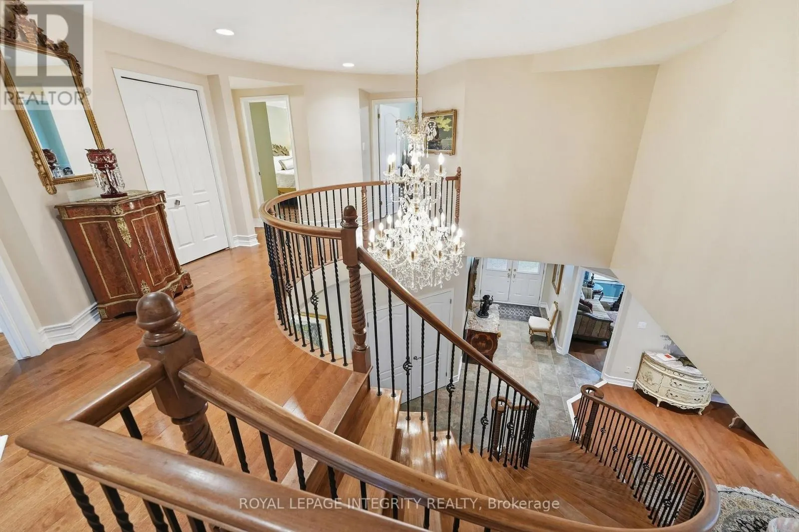 2169 VALENCEVILLE CRESCENT