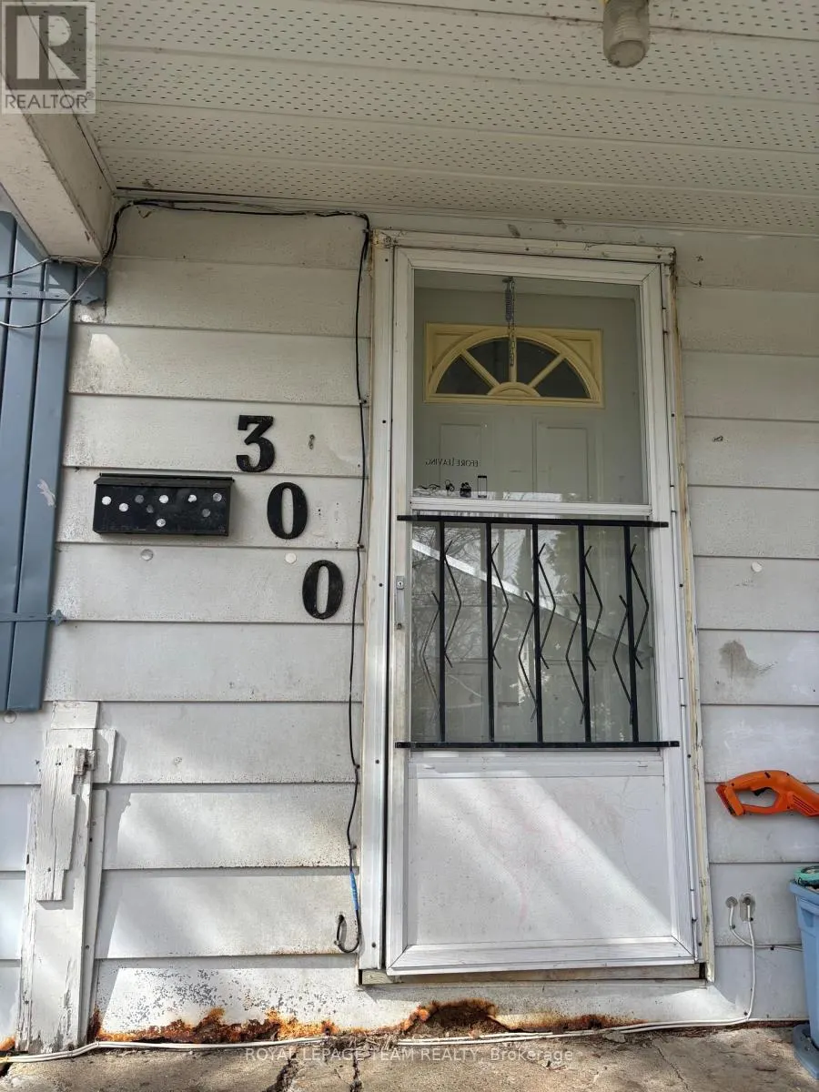 300 ST FELIX STREET
