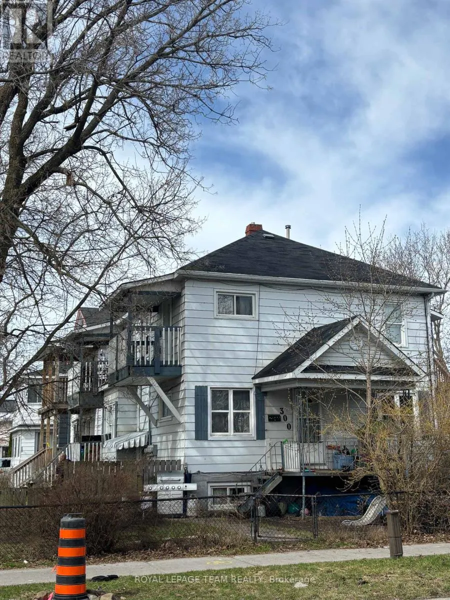 300 ST FELIX STREET