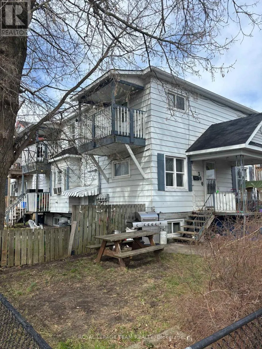 300 ST FELIX STREET