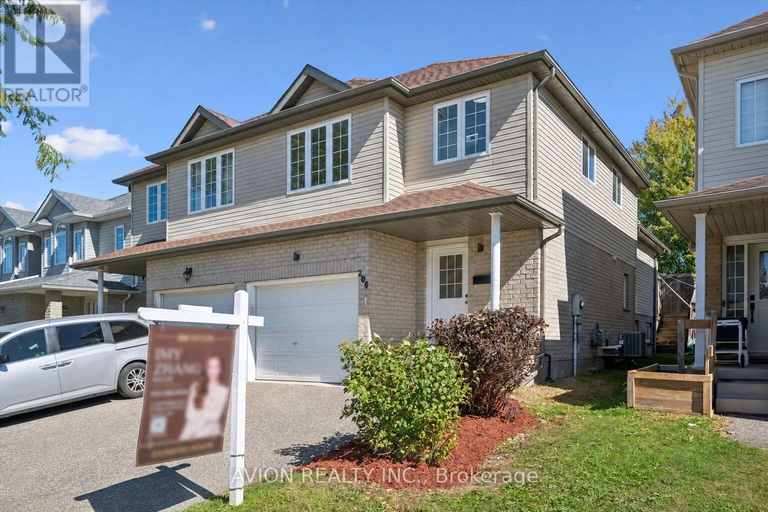 206 BUTTERCUP COURT