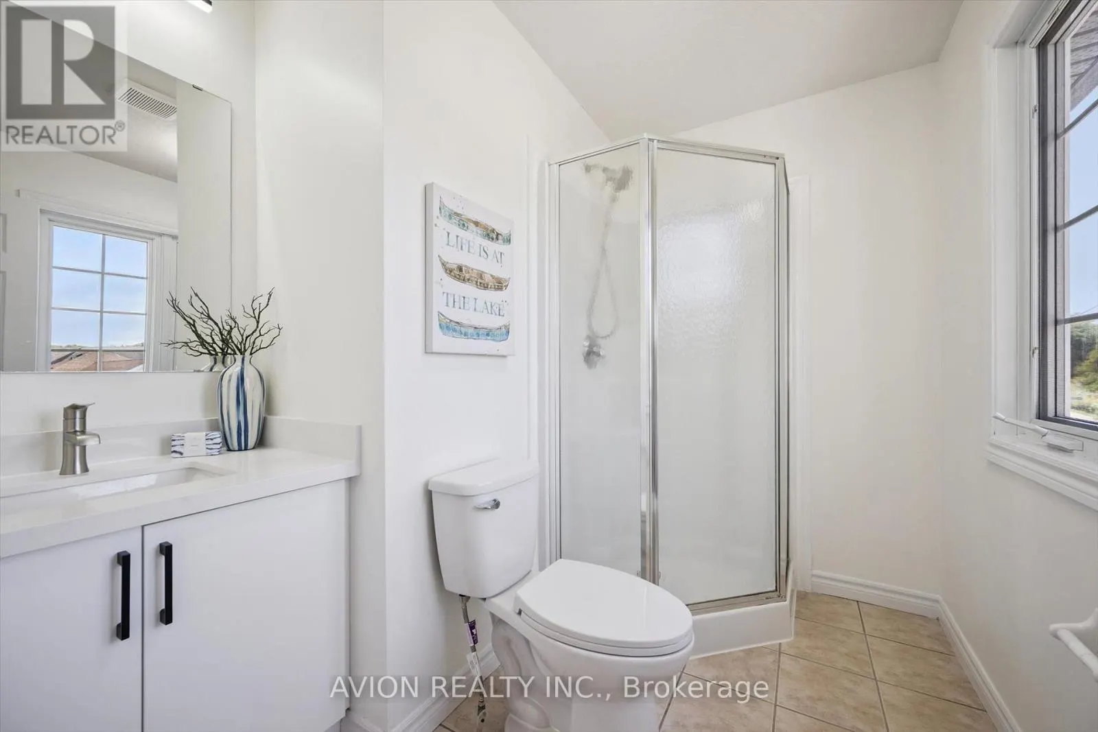 206 BUTTERCUP COURT