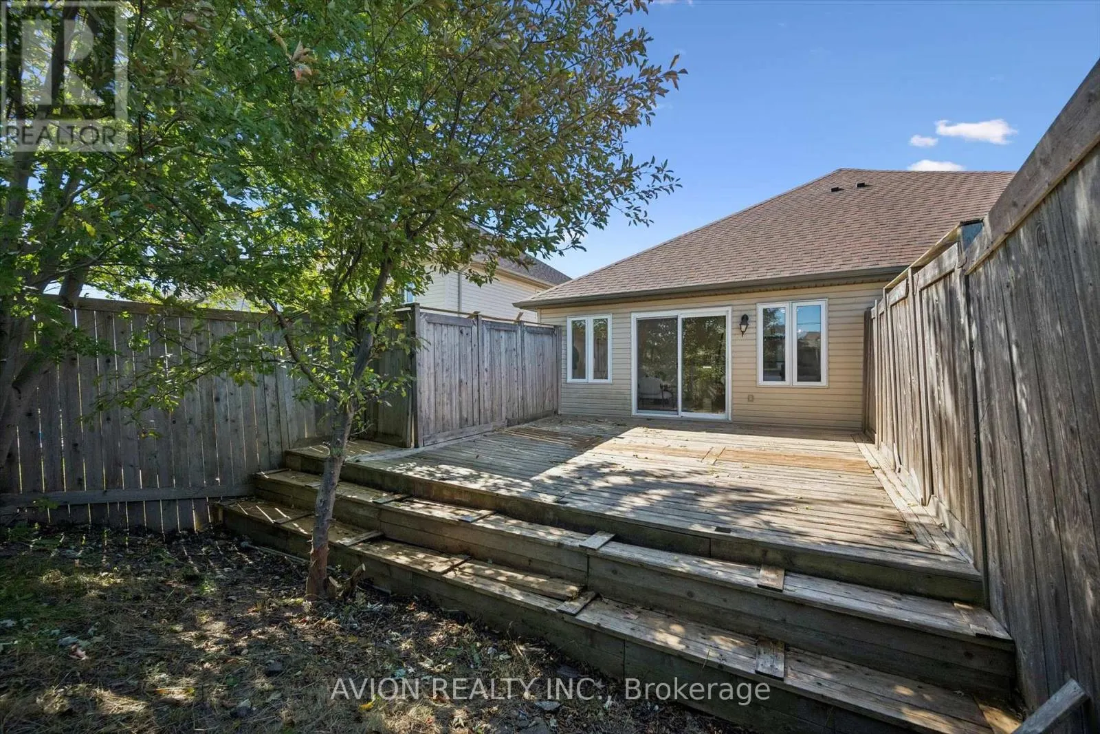 206 BUTTERCUP COURT