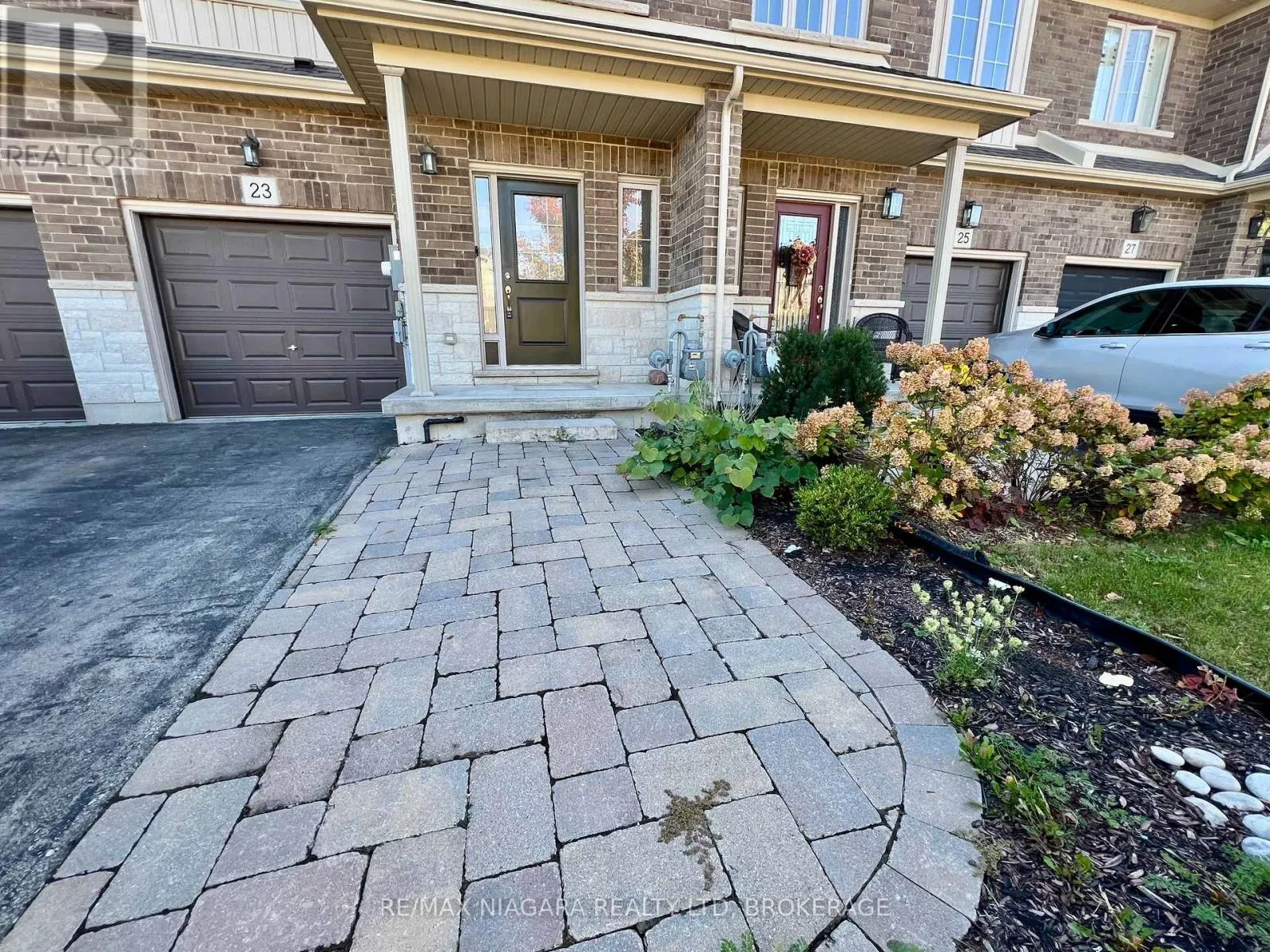 23 FAIRGROUNDS DRIVE