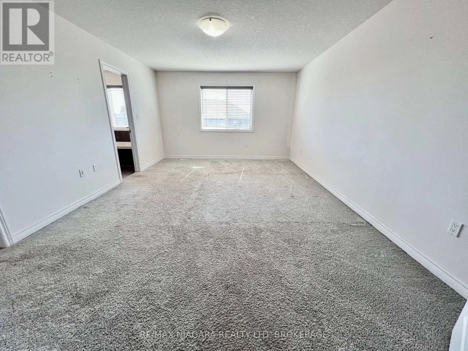 23 FAIRGROUNDS DRIVE
