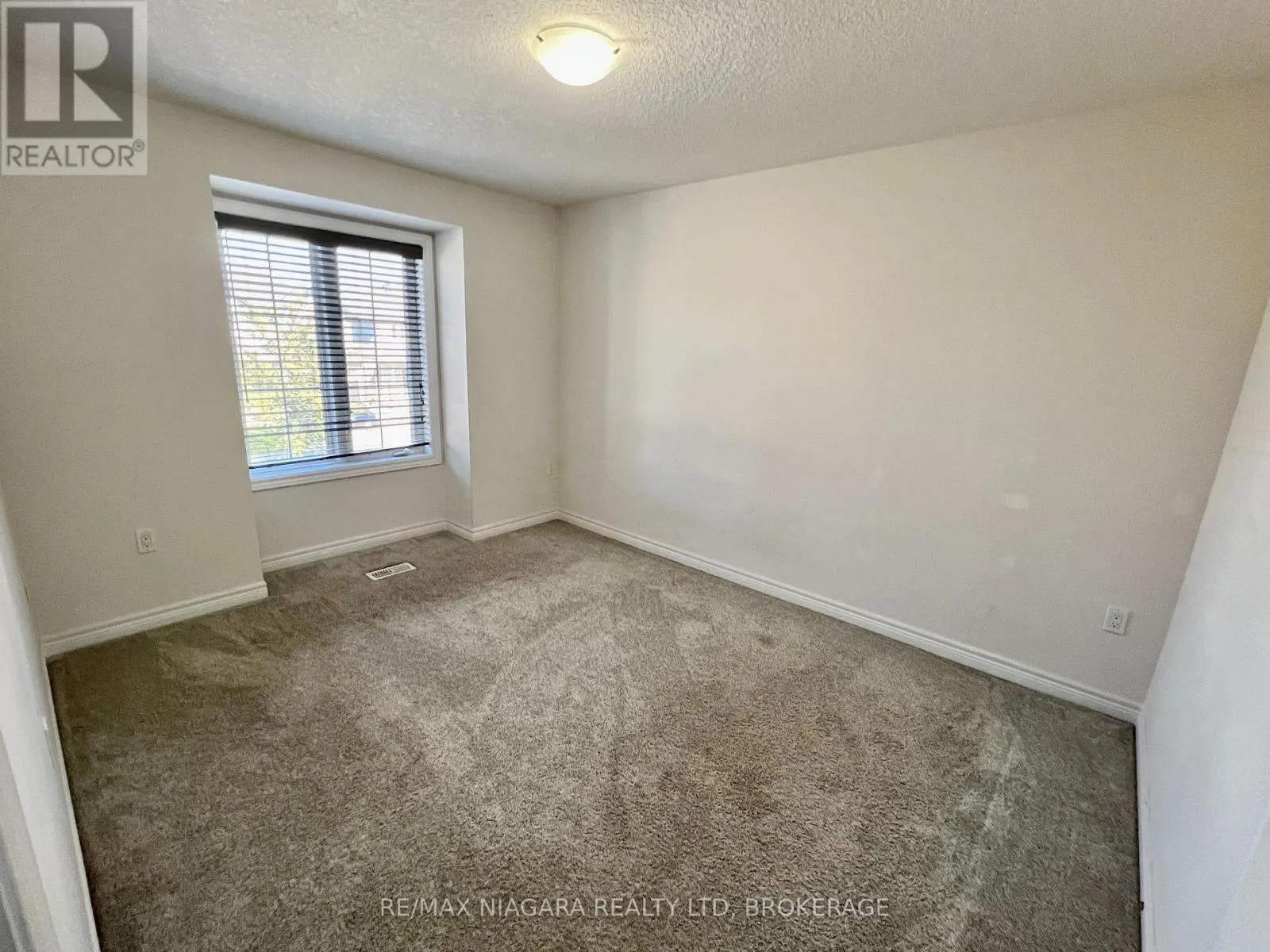 23 FAIRGROUNDS DRIVE