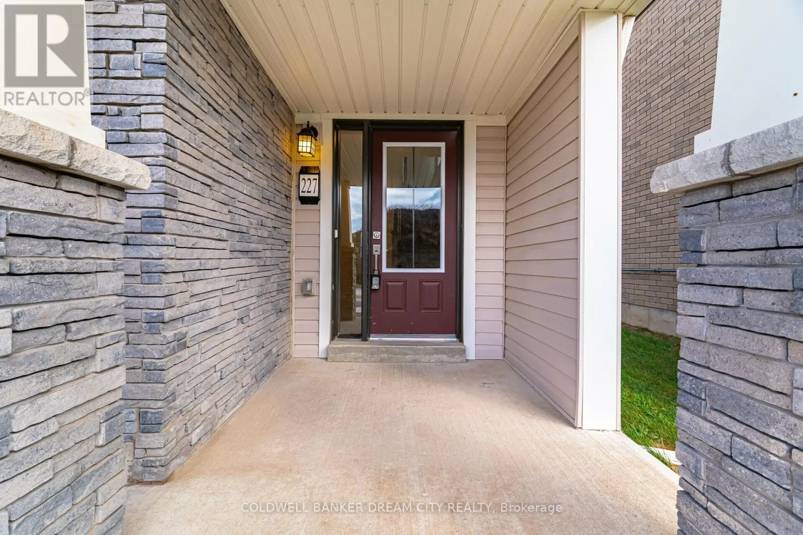 227 GILLESPIE DRIVE
