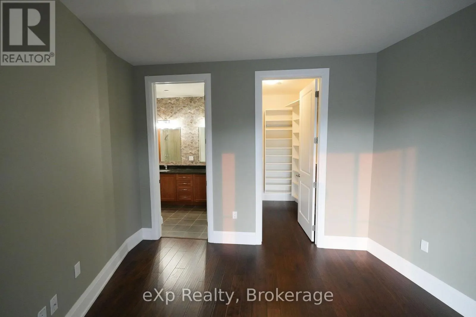 203 - 80 9TH STREET E #203