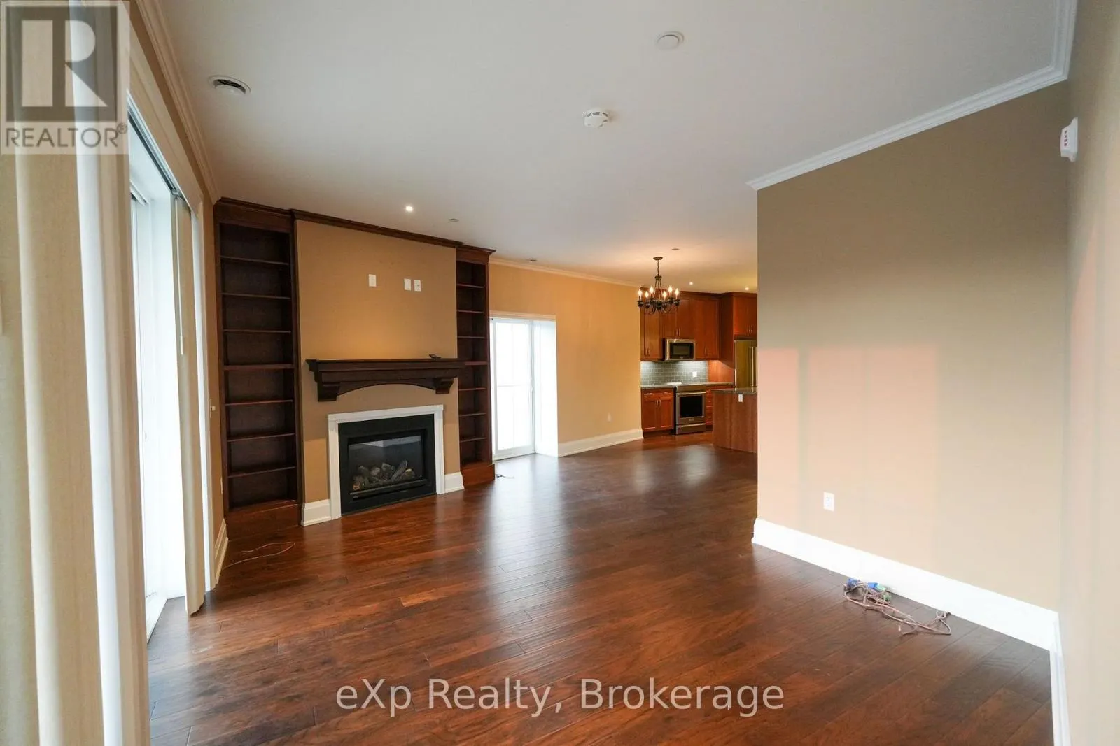 203 - 80 9TH STREET E #203