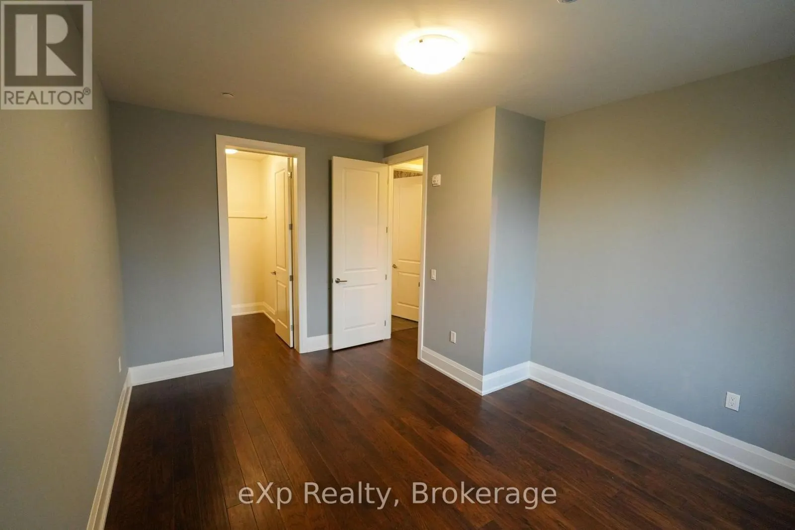 203 - 80 9TH STREET E #203