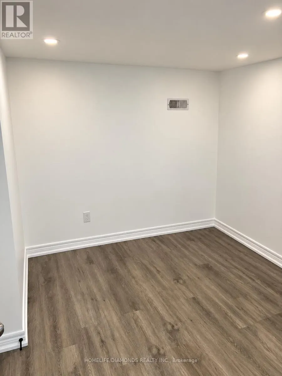 558 FIRST AVENUE