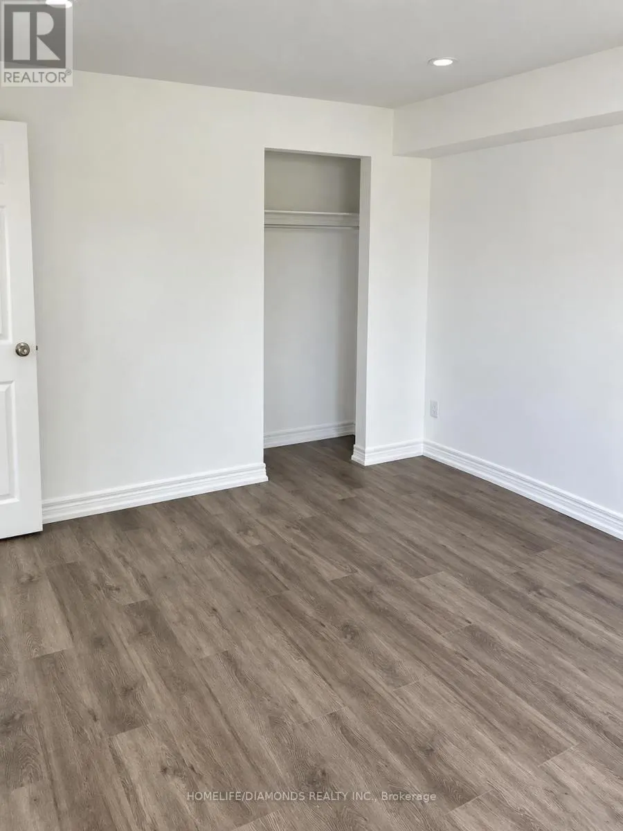 558 FIRST AVENUE