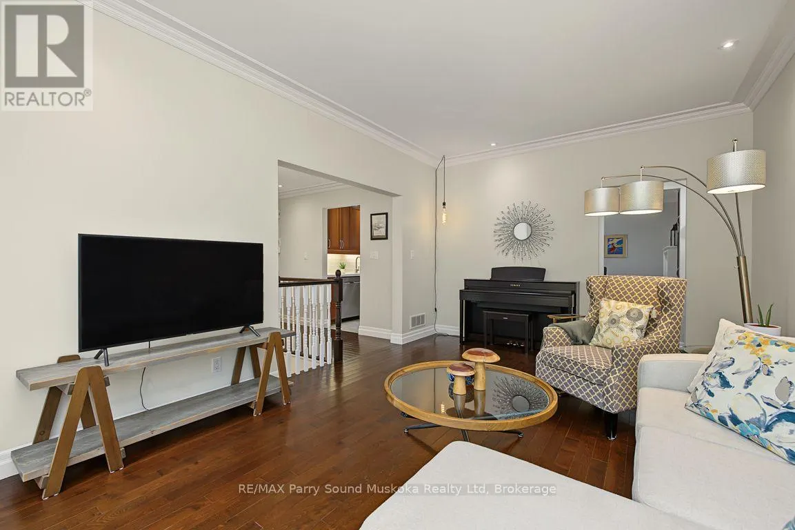 8 ANSLEY STREET