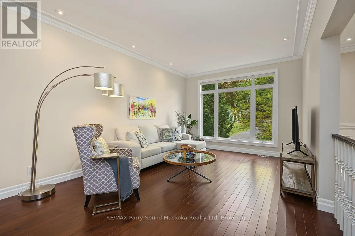 8 ANSLEY STREET