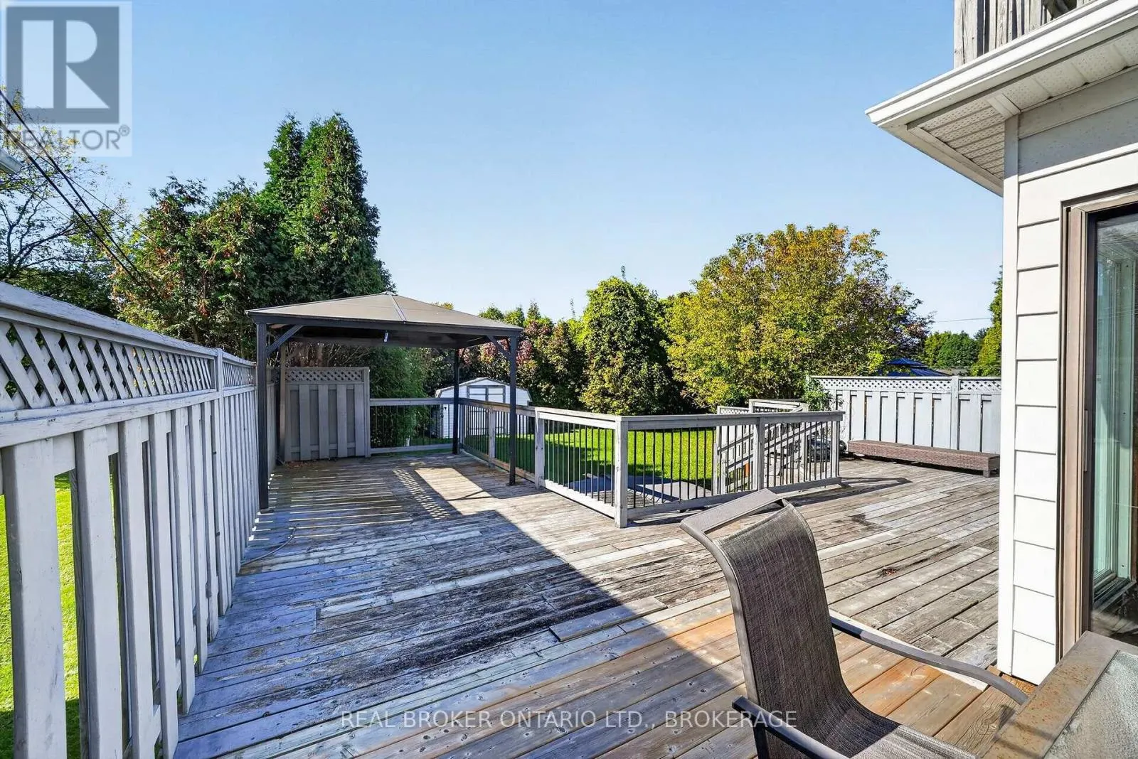 25 DUNBAR AVENUE