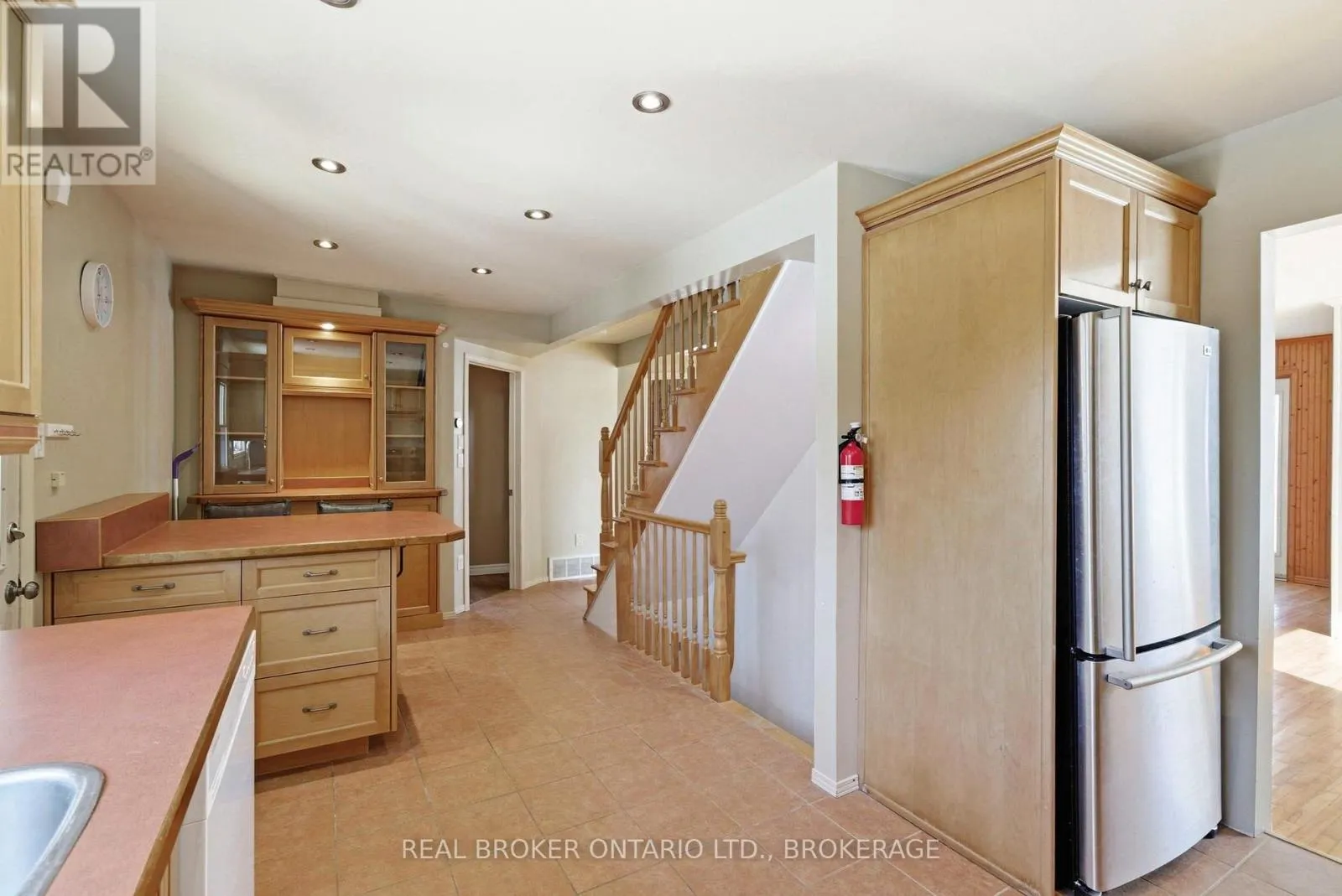25 DUNBAR AVENUE