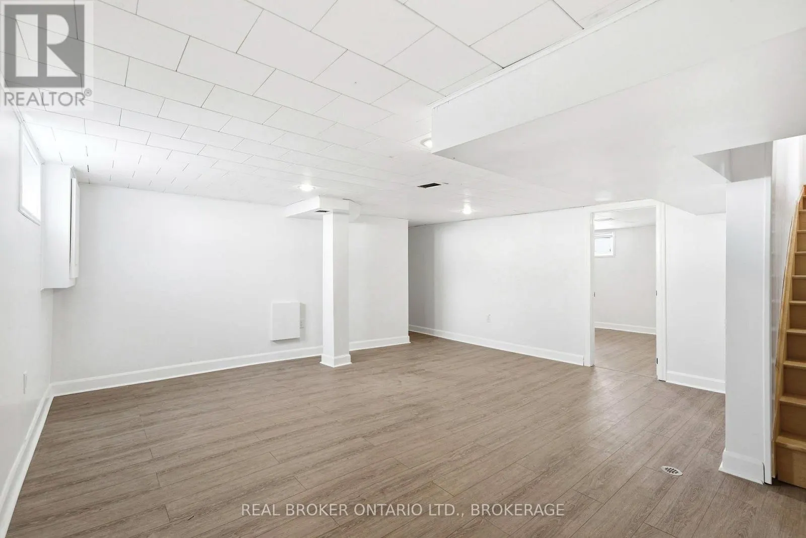 25 DUNBAR AVENUE