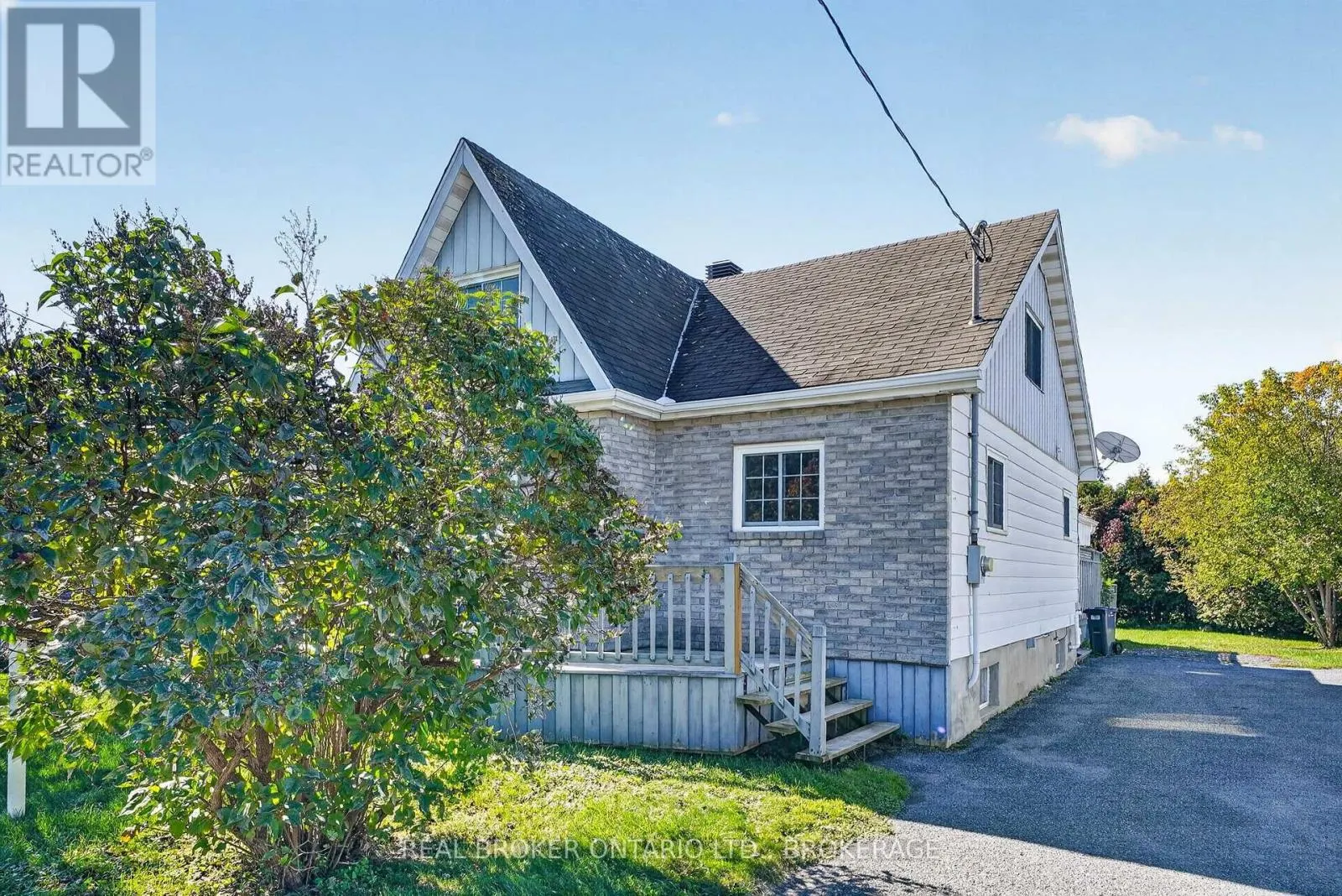 25 DUNBAR AVENUE