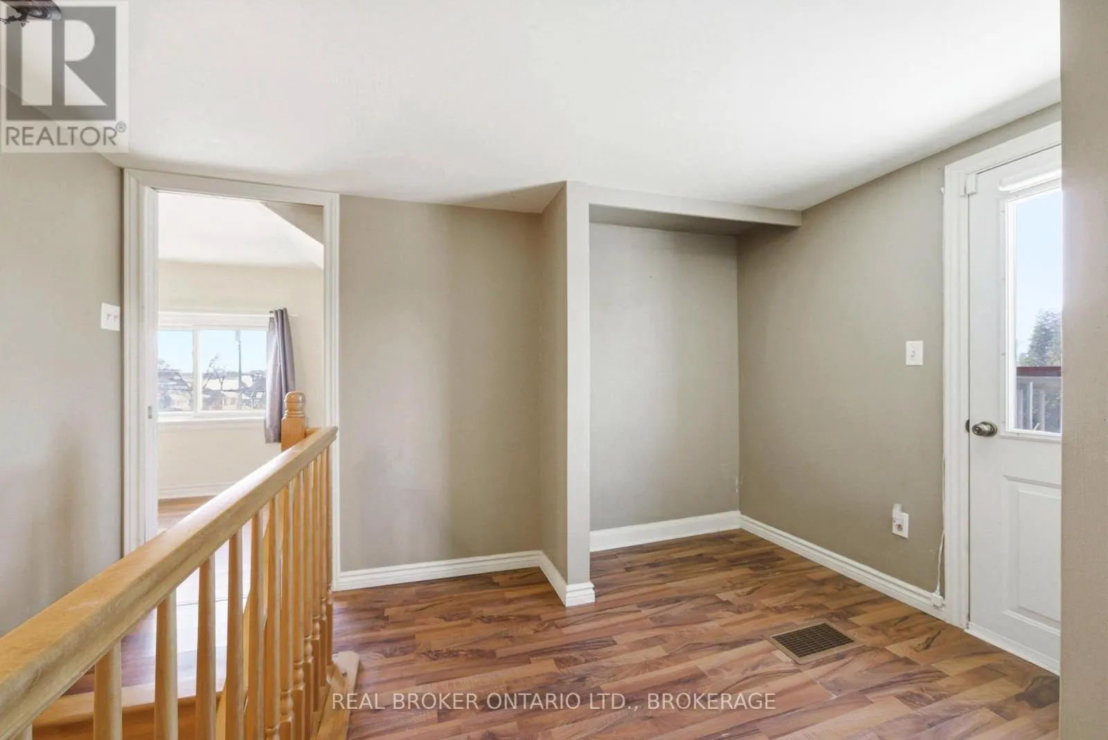 25 DUNBAR AVENUE