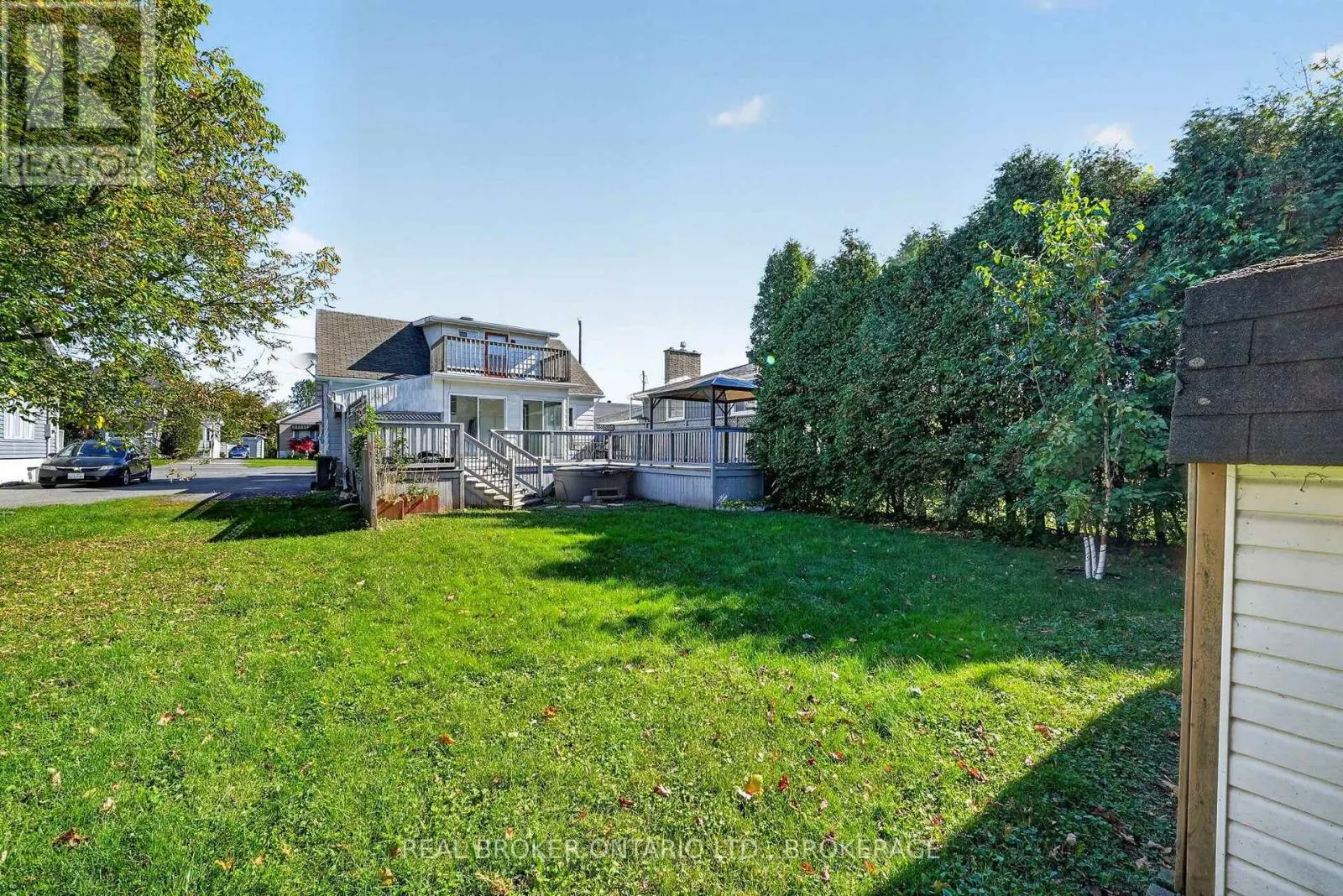 25 DUNBAR AVENUE