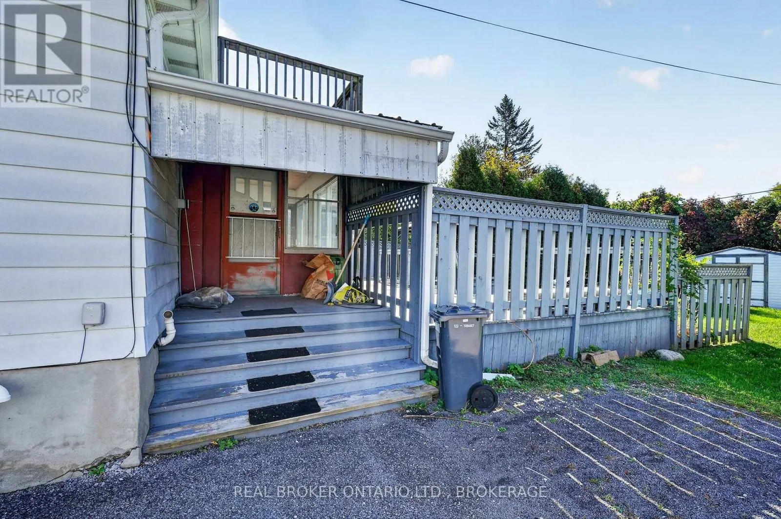 25 DUNBAR AVENUE