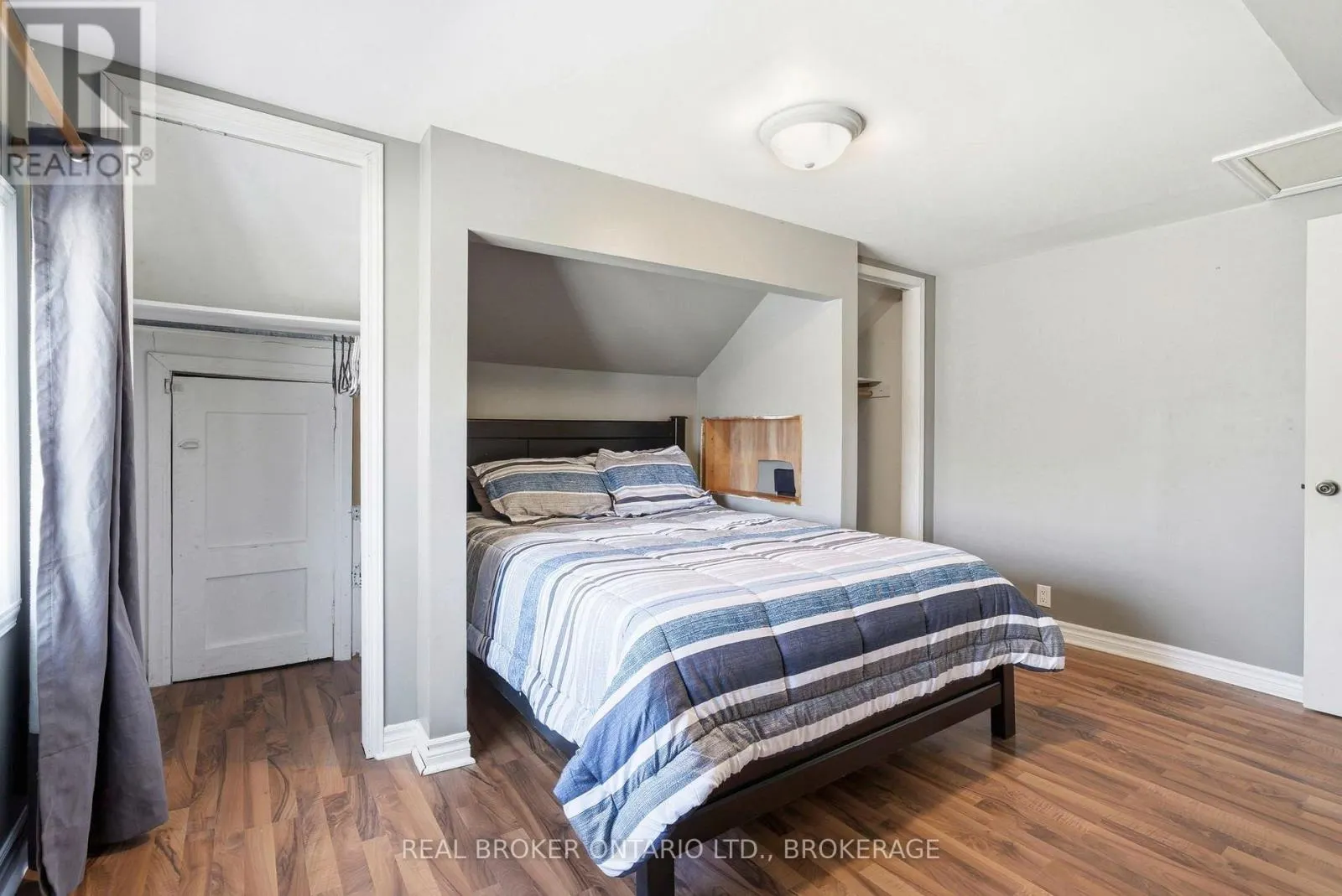 25 DUNBAR AVENUE
