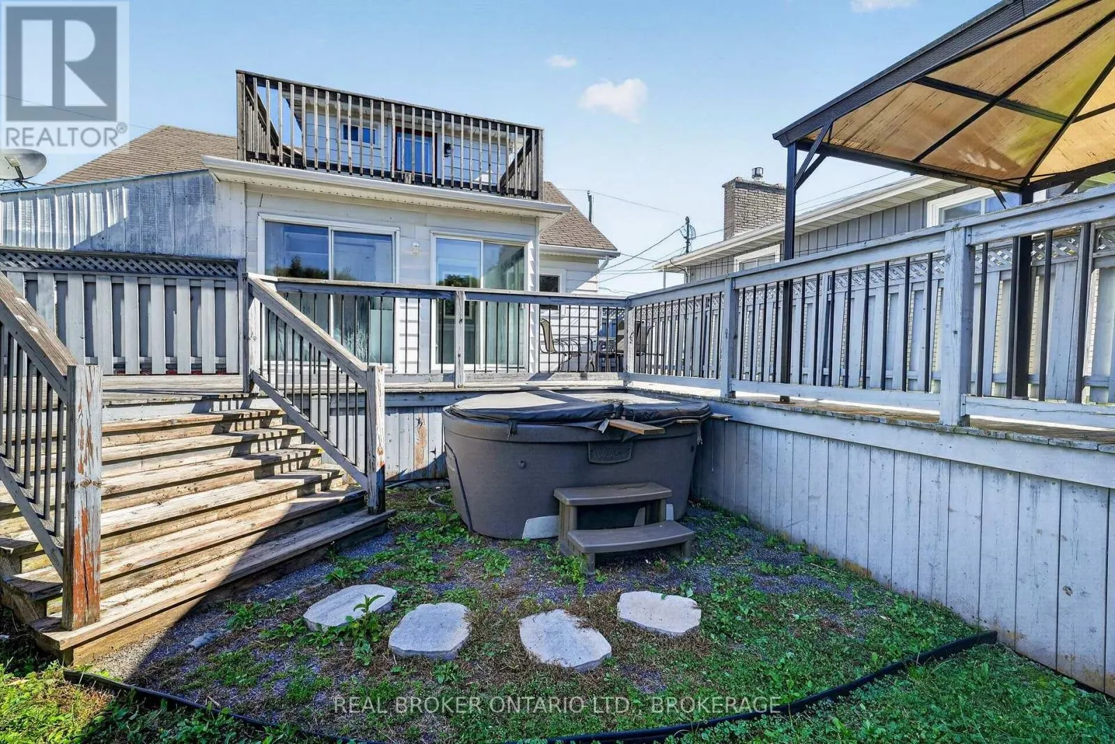 25 DUNBAR AVENUE