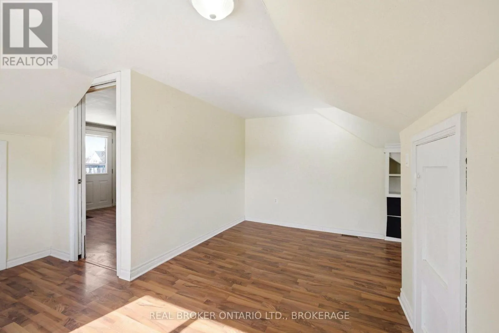 25 DUNBAR AVENUE