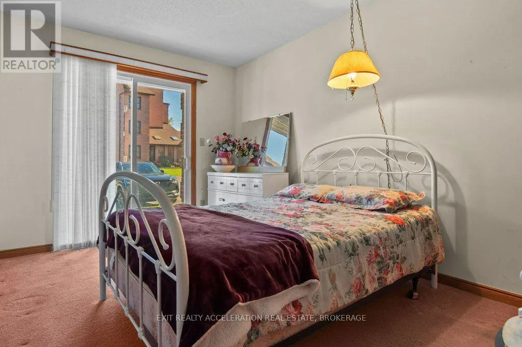 106 - 7 CENTRE STREET S #106