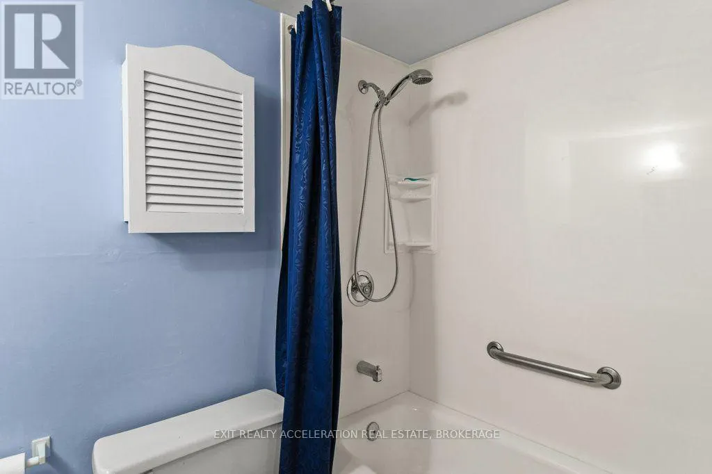 106 - 7 CENTRE STREET S #106