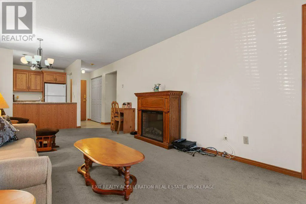 106 - 7 CENTRE STREET S #106